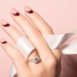 How to make a two-tone manicure?