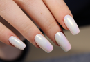 Manicure trend white varnish for this summer