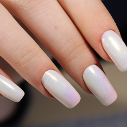 Manicure trend white varnish for this summer