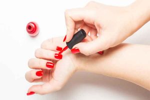 How to apply nail polish properly?