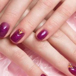Short nails: how to highlight them?